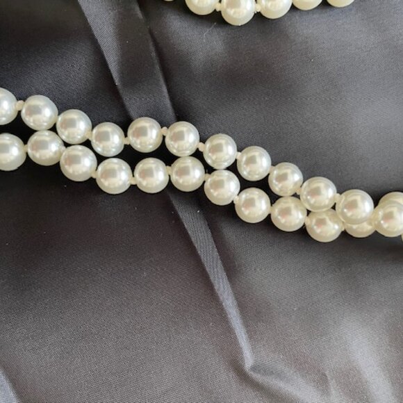 Quality Fashion 35 in White Good Pearl Bead Necklace -2 sets - Picture 3 of 7